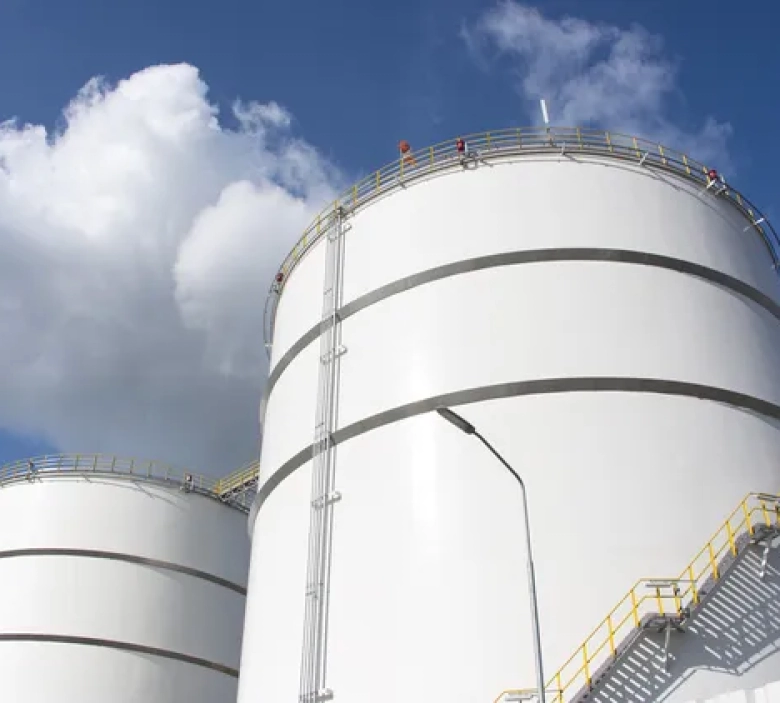 depositphotos_13631238-stock-photo-oil-storage-tanks
